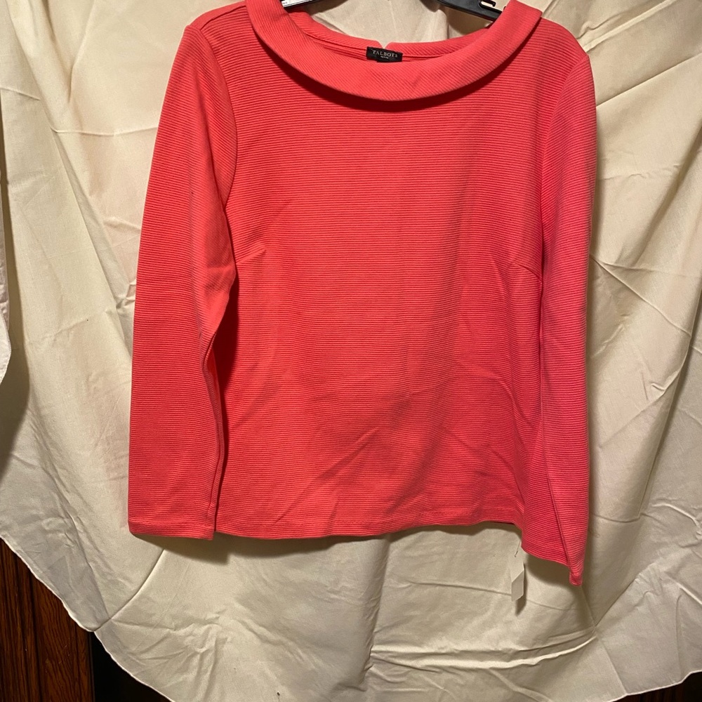 New. Ladies top.  Lg.